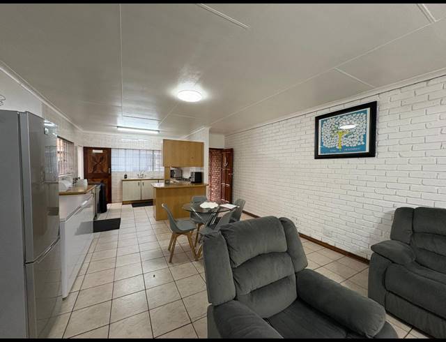 2 BEDROOM TOWNHOUSE FOR SALE IN ARCON PARK